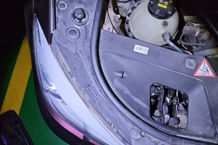 Used BMW 5 Series GT 2014 528i Leading Model Engine Bay Right