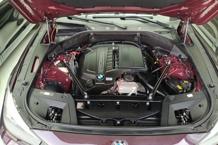 Used BMW 5 Series GT 2014 535i Leading Model Engine Bay