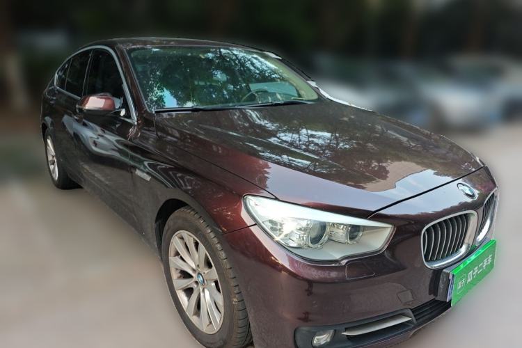 Used BMW 5 Series GT 2014 528i Leading Model Front Right 45 Deg