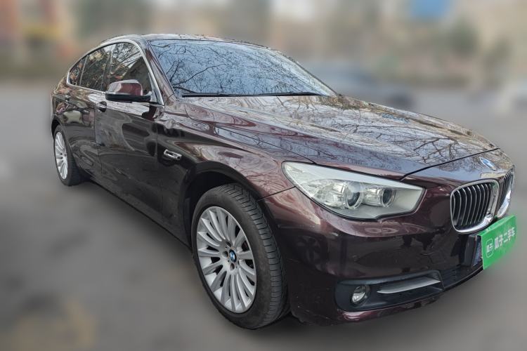Used BMW 5 Series GT 2014 535i Leading Model Front Right 45 Deg
