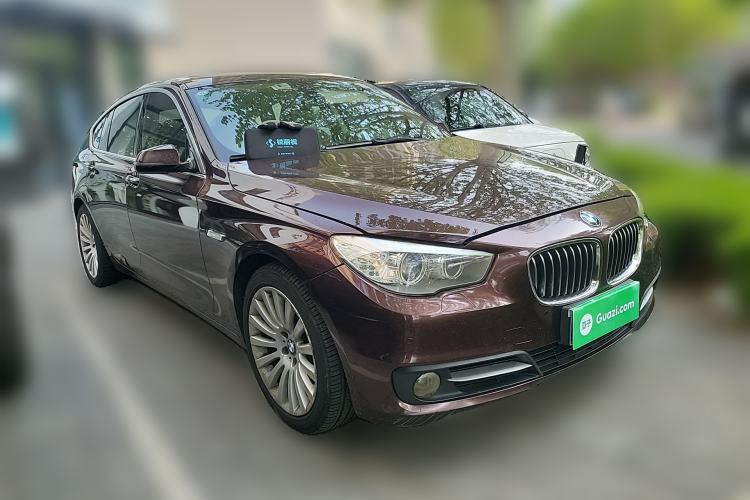 Used BMW 5 Series GT 2014 535i Leading Model Front Right 45 Deg