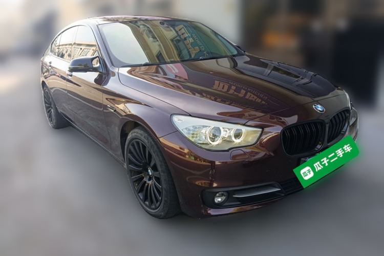Used BMW 5 Series GT 2014 535i Leading Model Front Right 45 Deg