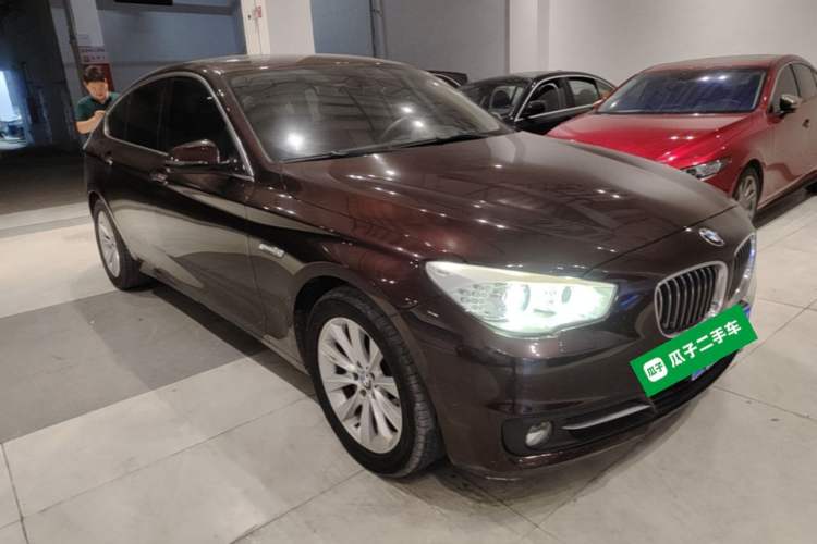Used BMW 5 Series GT 2014 528i Leading Model Front Right 45 Deg