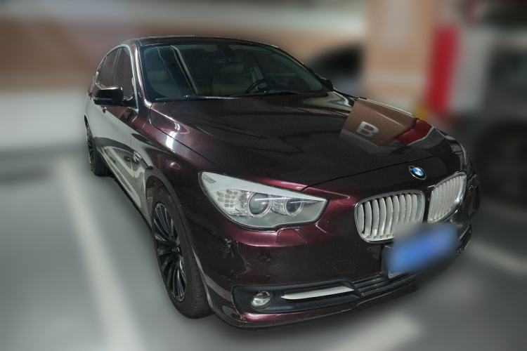 Used BMW 5 Series GT 2014 535i Leading Model Front Right 45 Deg