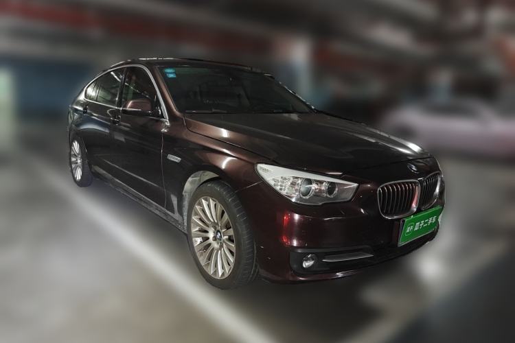 Used BMW 5 Series GT 2014 535i Leading Model Front Right 45 Deg
