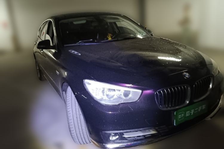 Used BMW 5 Series GT 2014 528i Leading Model Front Right 45 Deg