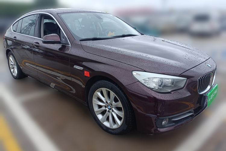 Used BMW 5 Series GT 2014 528i Leading Model Front Right 45 Deg