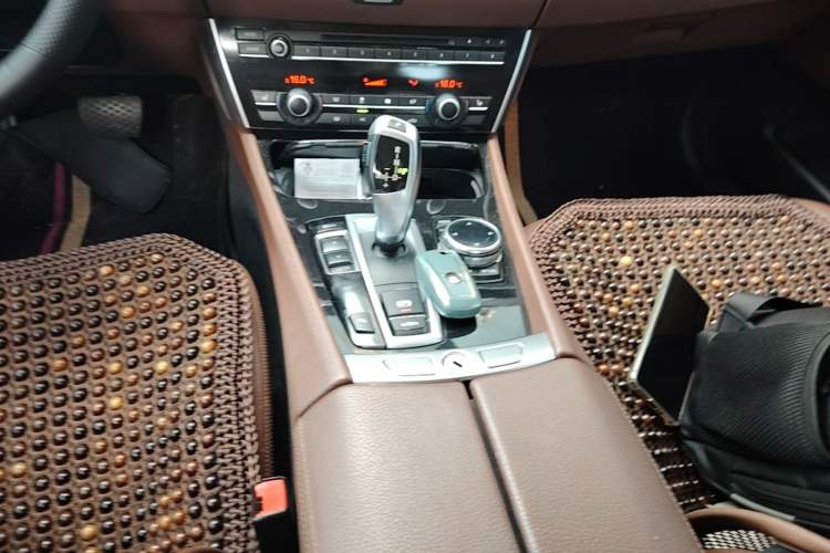 Used BMW 5 Series GT 2014 528i Leading Model Gear Lever