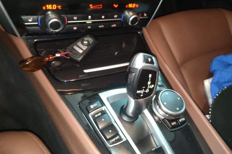 Used BMW 5 Series GT 2014 528i Leading Model Gear Lever