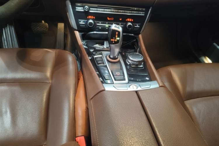 Used BMW 5 Series GT 2014 528i Leading Model Gear Lever