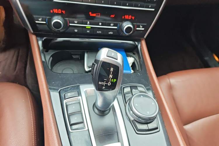 Used BMW 5 Series GT 2014 528i Leading Model Gear Lever