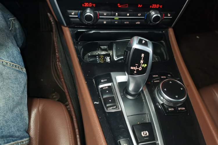 Used BMW 5 Series GT 2014 528i Leading Model Gear Lever