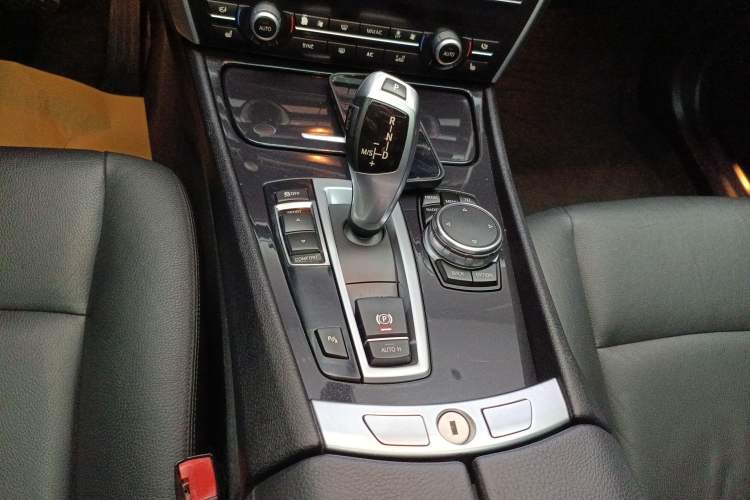 Used BMW 5 Series GT 2014 535i Leading Model Gear Lever