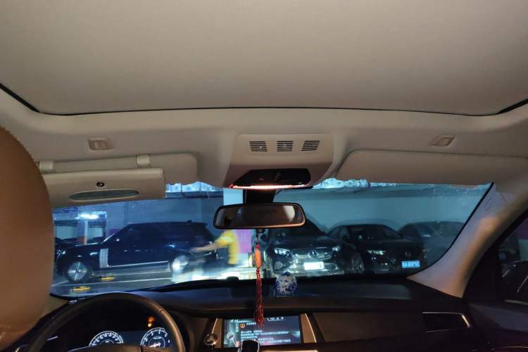 Used BMW 5 Series GT 2014 528i Leading Model Headliner