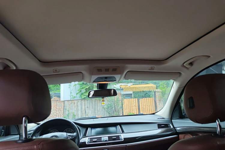 Used BMW 5 Series GT 2014 528i Leading Model Headliner
