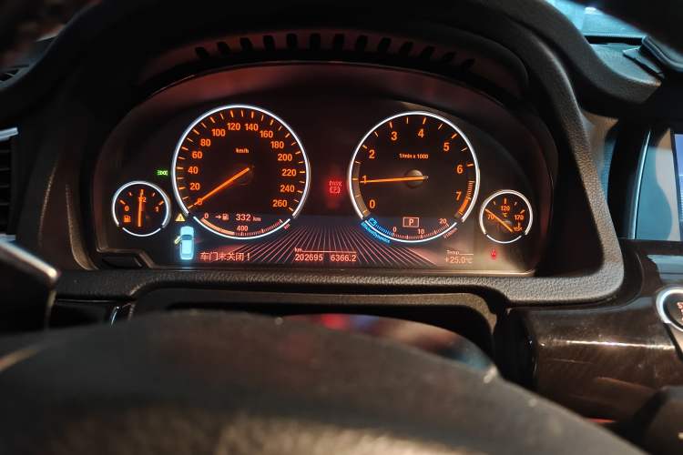 Used BMW 5 Series GT 2014 535i Leading Model Instrument Cluster