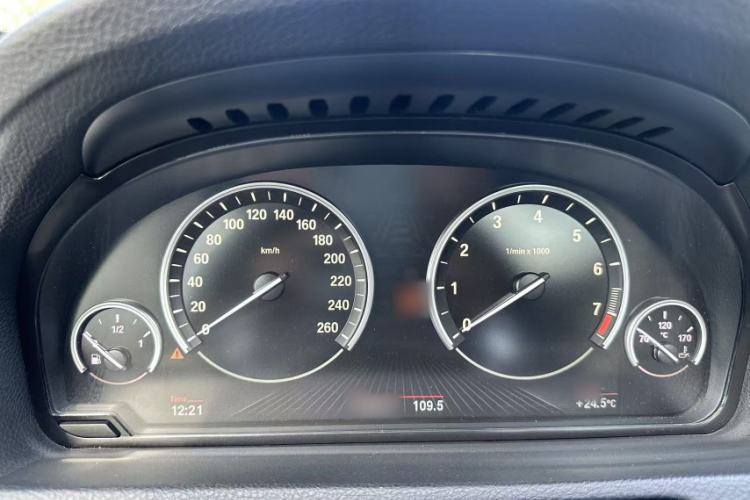 Used BMW 5 Series GT 2014 535i Leading Model Interior 2
