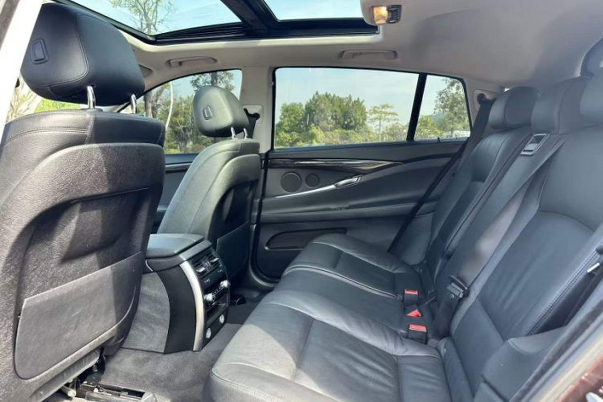 Used BMW 5 Series GT 2014 535i Leading Model Interior 3