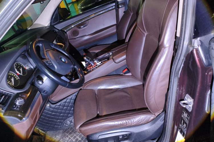 Used BMW 5 Series GT 2014 528i Luxury Edition Left Front Seat