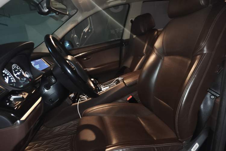 Used BMW 5 Series GT 2014 528i Luxury Edition Left Front Seat