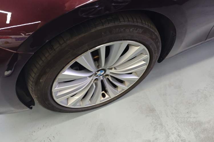 Used BMW 5 Series GT 2014 528i Luxury Edition Left Front Wheel Hub