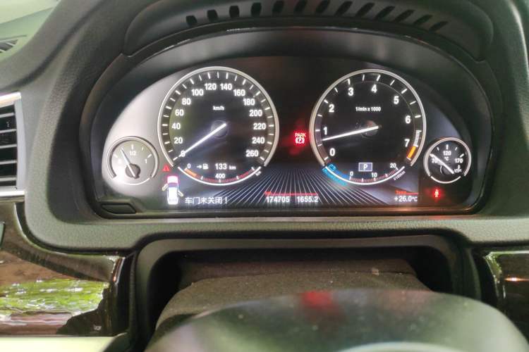 Used BMW 5 Series GT 2014 535i xDrive Odometer Close Up
