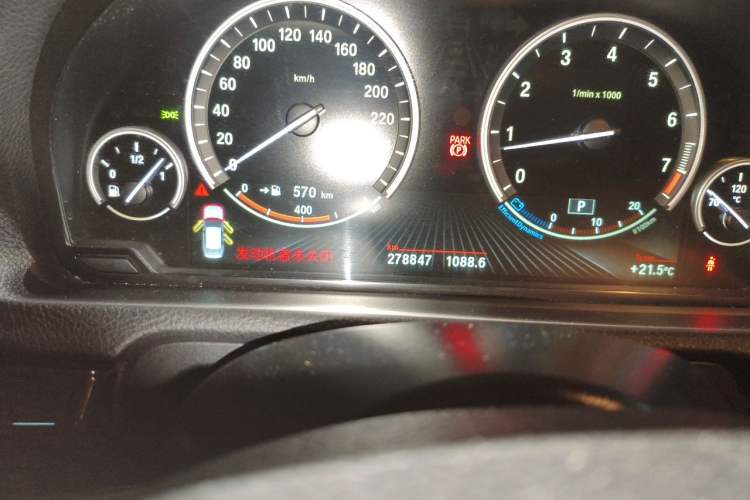 Used BMW 5 Series GT 2014 528i Luxury Edition Odometer Close Up