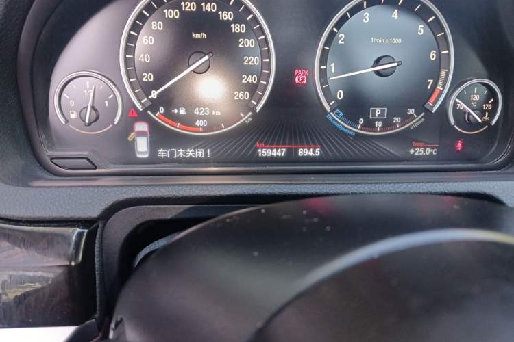Used BMW 5 Series GT 2014 535i Leading Model Odometer Close Up