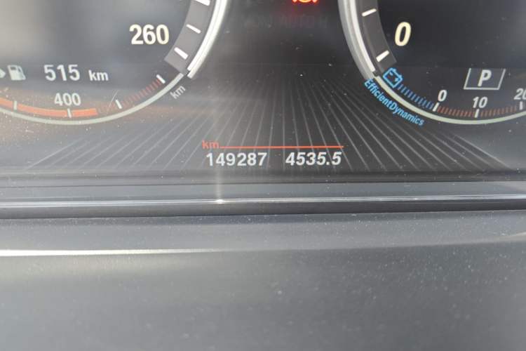 Used BMW 5 Series GT 2014 535i Leading Model Odometer Close Up