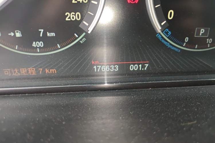 Used BMW 5 Series GT 2014 528i Leading Model Odometer Close Up