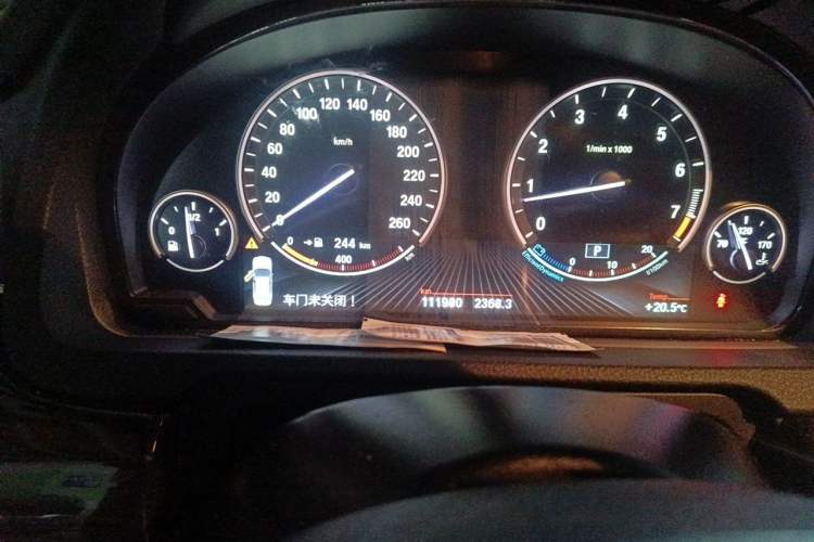 Used BMW 5 Series GT 2014 528i Luxury Edition Odometer Close Up