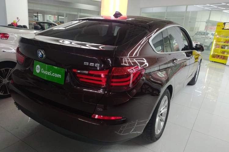 Used BMW 5 Series GT 2014 528i Leading Model Rear Right 45 Deg