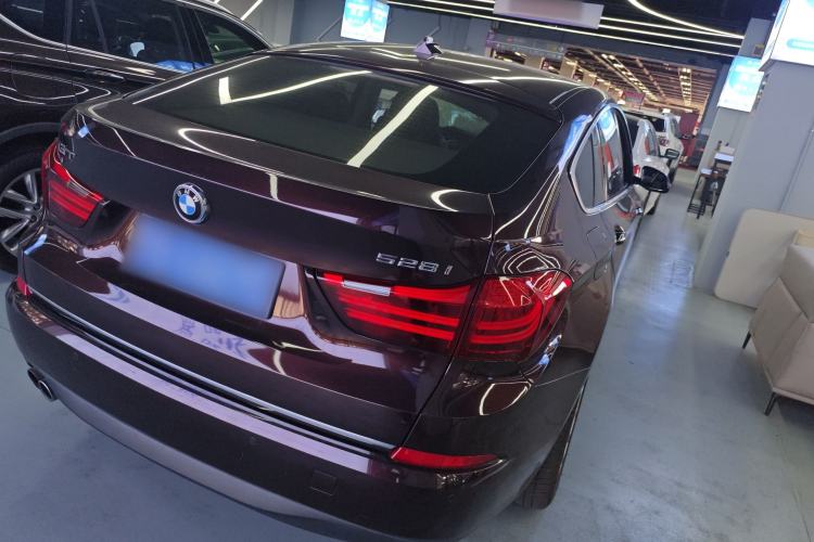Used BMW 5 Series GT 2014 528i Luxury Edition Rear Right 45 Deg