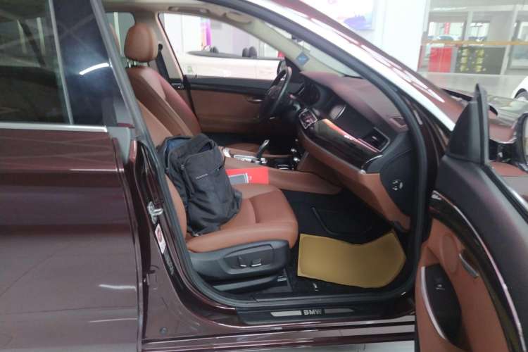 Used BMW 5 Series GT 2014 528i Leading Model Right Front Seat