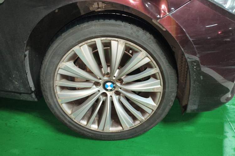 Used BMW 5 Series GT 2014 528i Luxury Edition Right Front Wheel Hub