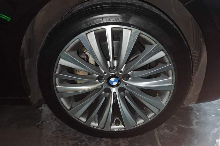 Used BMW 5 Series GT 2014 528i Luxury Edition Right Front Wheel Hub