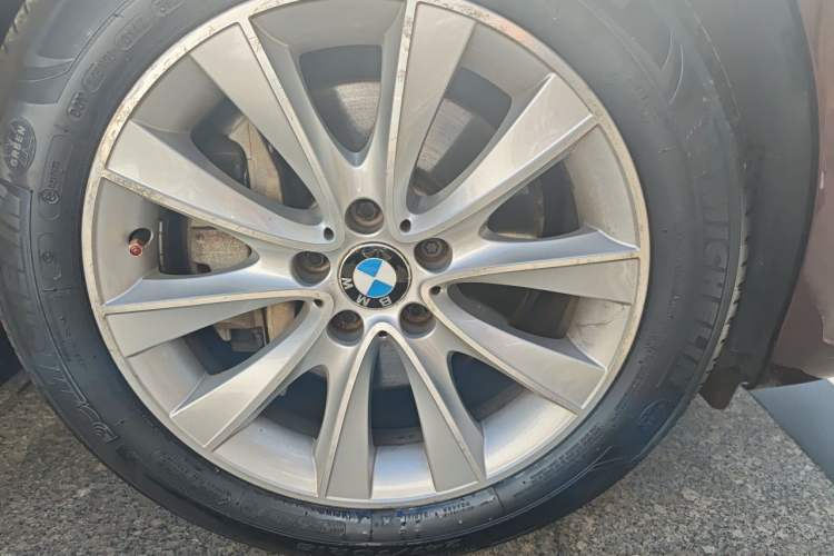 Used BMW 5 Series GT 2014 528i Leading Model Right Front Wheel Hub