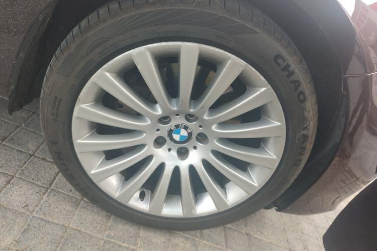 Used BMW 5 Series GT 2014 535i Leading Model Right Front Wheel Hub