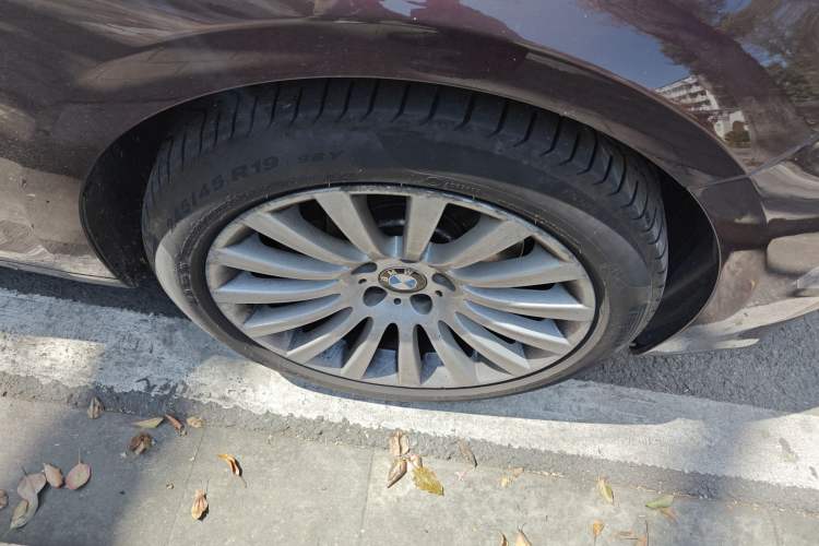 Used BMW 5 Series GT 2014 535i Leading Model Right Front Wheel Hub