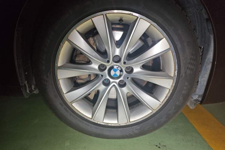Used BMW 5 Series GT 2014 528i Leading Model Right Front Wheel Hub