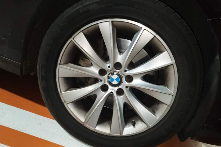 Used BMW 5 Series GT 2014 528i Leading Model Right Front Wheel Hub