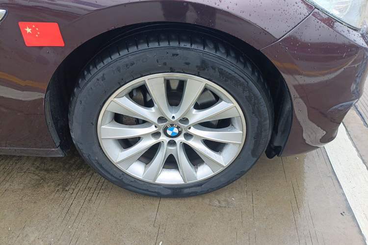 Used BMW 5 Series GT 2014 528i Leading Model Right Front Wheel Hub