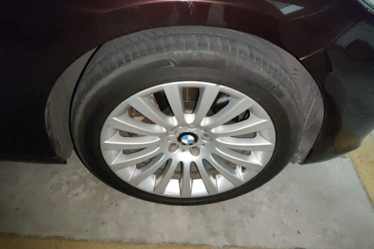 Used BMW 5 Series GT 2014 535i Leading Model Right Front Wheel Hub