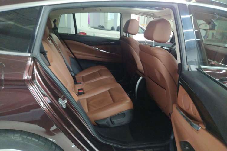 Used BMW 5 Series GT 2014 528i Leading Model Right Rear Seat