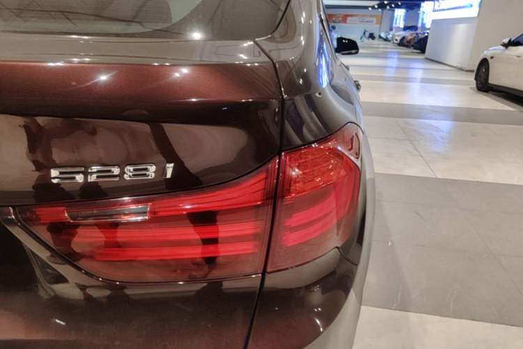 Used BMW 5 Series GT 2014 528i Leading Model Right Rear Taillight