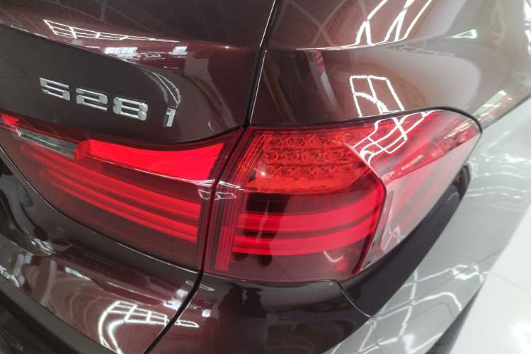 Used BMW 5 Series GT 2014 528i Leading Model Right Rear Taillight