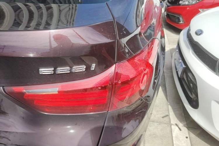 Used BMW 5 Series GT 2014 528i Leading Model Right Rear Taillight