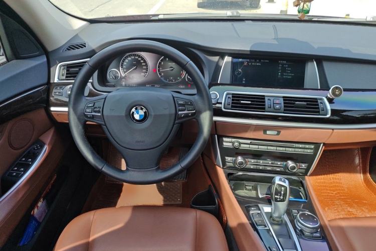 Used BMW 5 Series GT 2014 528i Leading Model Steering Wheel