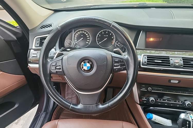 Used BMW 5 Series GT 2014 535i Leading Model Steering Wheel