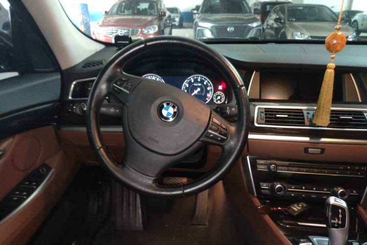 Used BMW 5 Series GT 2014 528i Leading Model Steering Wheel